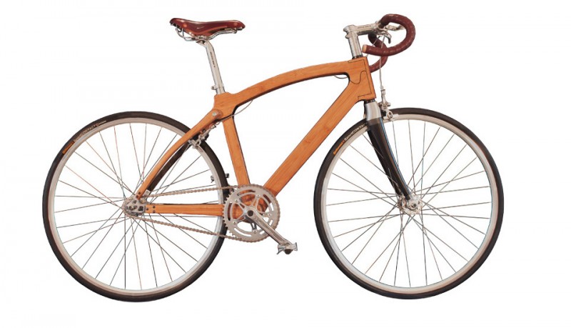 Guapa bicicleta de bambú