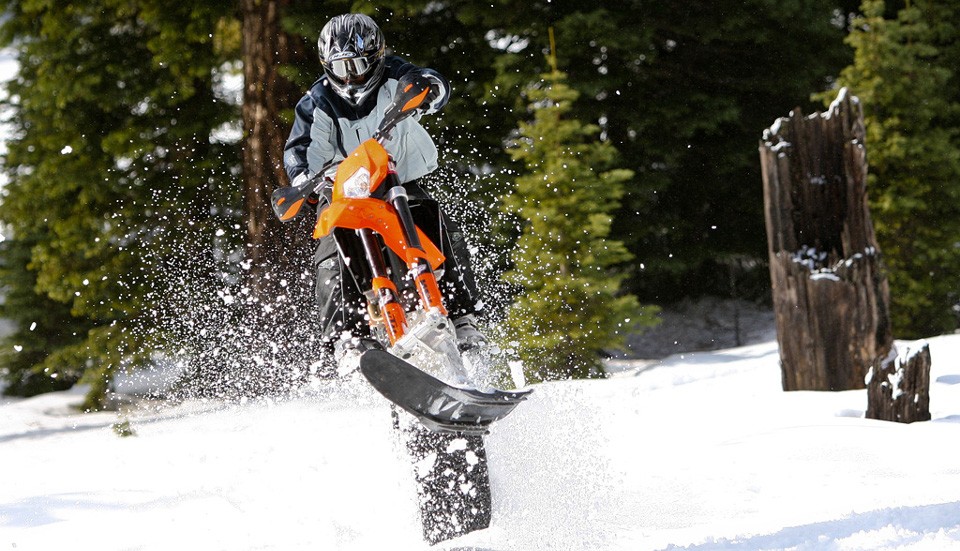 moto-nieve-kit-convierte-mountain-horse-1.jpg?itok=TeJTqStj